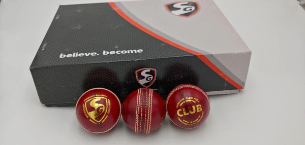 SG Club Cricket Ball - RED - Senior Size (Pack of 1) - Image 6