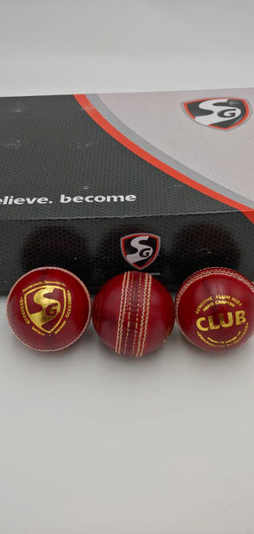 SG Club Cricket Ball - RED - Senior Size (Pack of 1) - Image 7