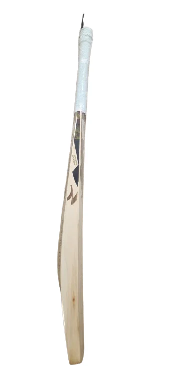 SG SAVAGE XTREME Cricket Bat 2026 - Image 4