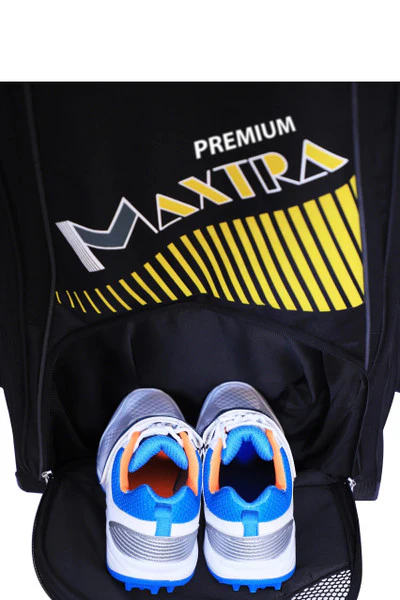 SG Maxtra Premium Cricket Kit Bag - Image 9